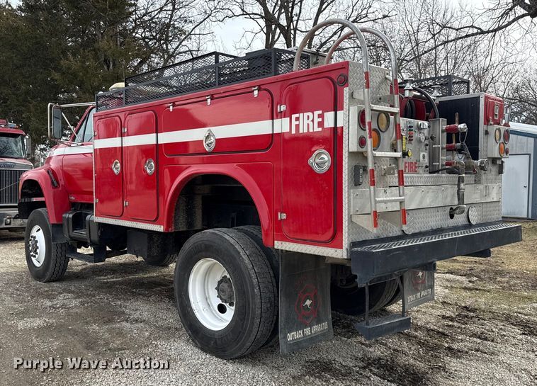 image for item DZ4300 1999 Ford F800 quint fire truck