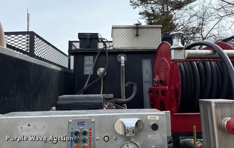 image for item DZ4300 1999 Ford F800 quint fire truck