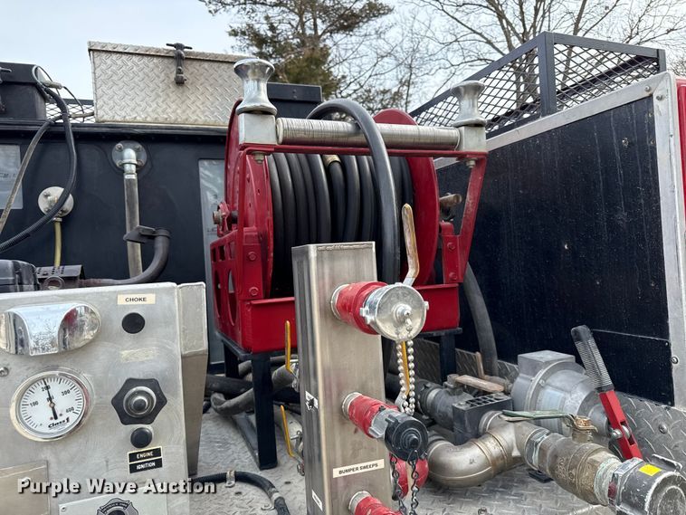 image for item DZ4300 1999 Ford F800 quint fire truck