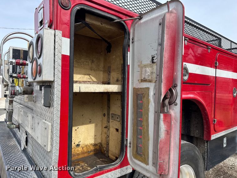 image for item DZ4300 1999 Ford F800 quint fire truck