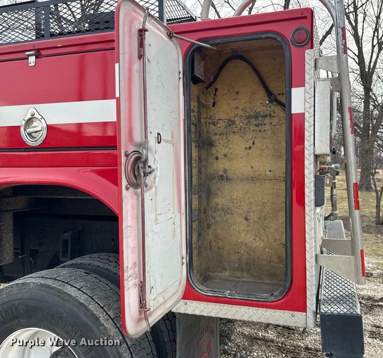 image for item DZ4300 1999 Ford F800 quint fire truck