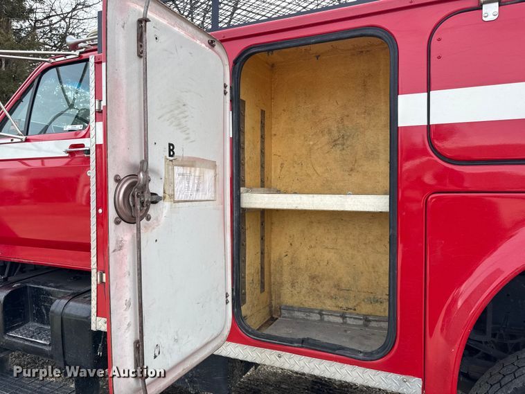 image for item DZ4300 1999 Ford F800 quint fire truck
