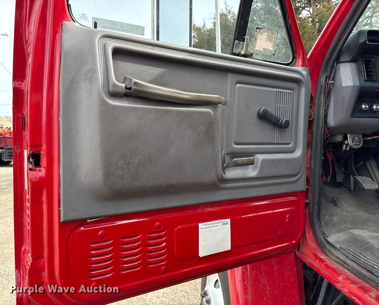 image for item DZ4300 1999 Ford F800 quint fire truck