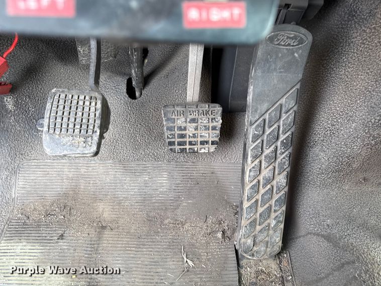 image for item DZ4300 1999 Ford F800 quint fire truck