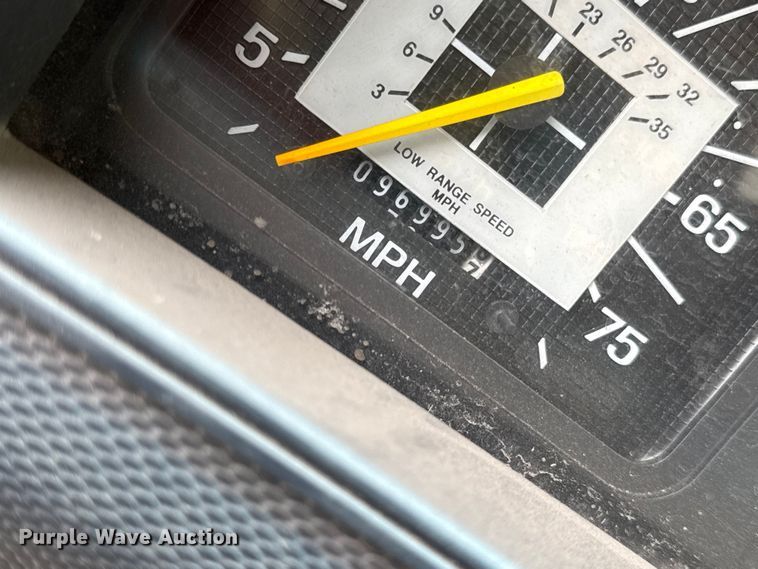 image for item DZ4300 1999 Ford F800 quint fire truck