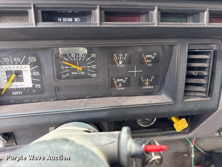 image for item DZ4300 1999 Ford F800 quint fire truck