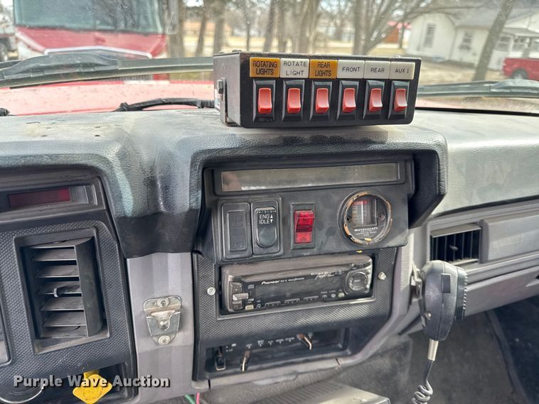 image for item DZ4300 1999 Ford F800 quint fire truck