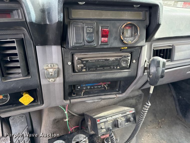 image for item DZ4300 1999 Ford F800 quint fire truck