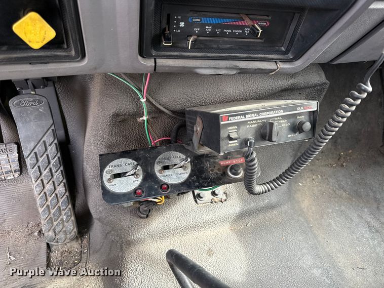 image for item DZ4300 1999 Ford F800 quint fire truck