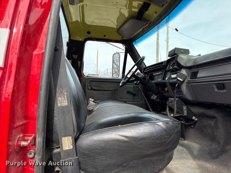 image for item DZ4300 1999 Ford F800 quint fire truck