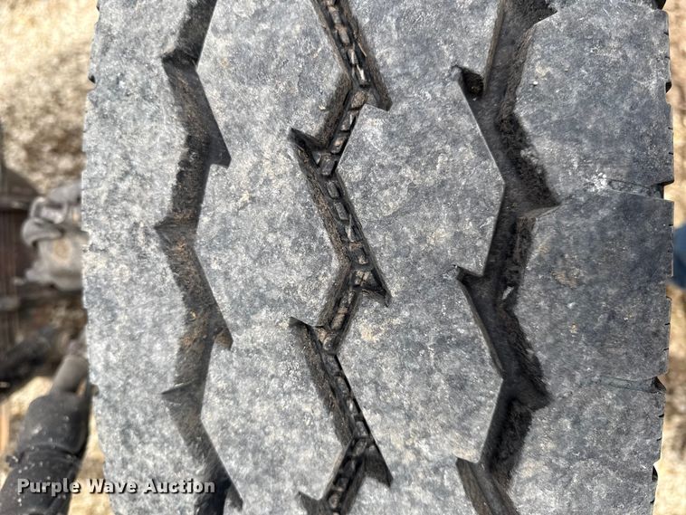 image for item DZ4300 1999 Ford F800 quint fire truck