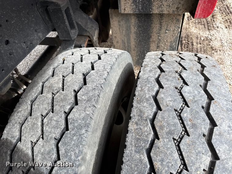 image for item DZ4300 1999 Ford F800 quint fire truck