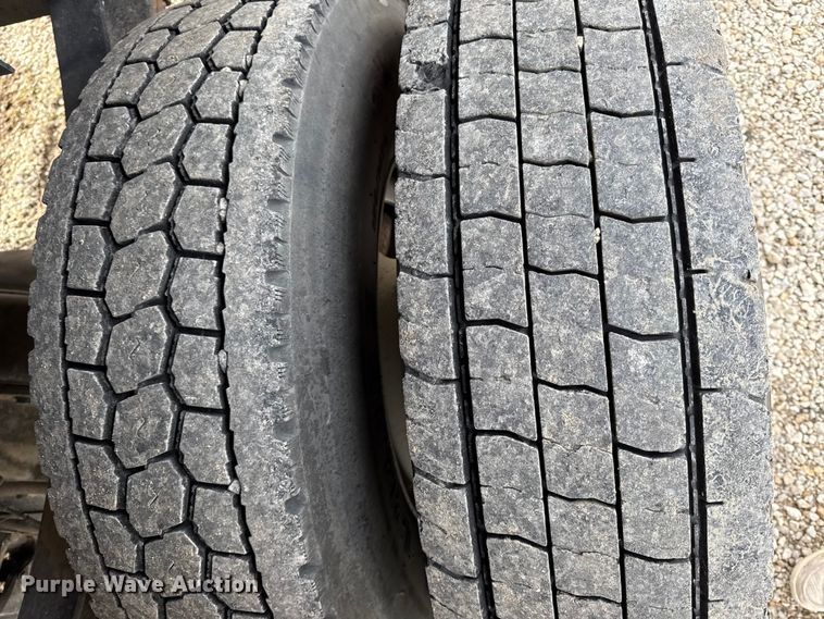 image for item DZ4300 1999 Ford F800 quint fire truck