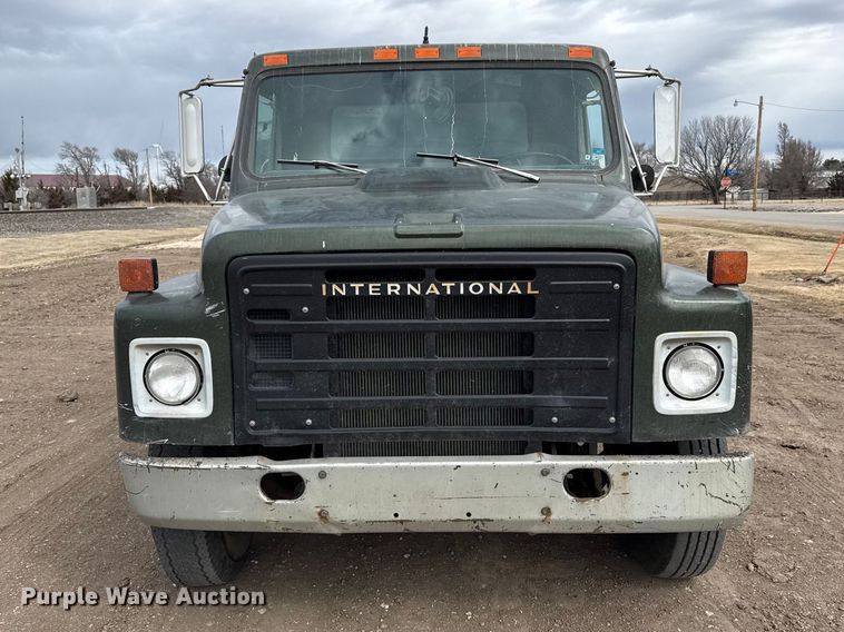 image for item DZ5013 1984 International S1700 dump truck