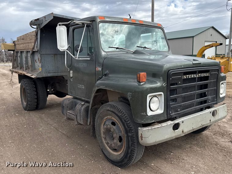 image for item DZ5013 1984 International S1700 dump truck