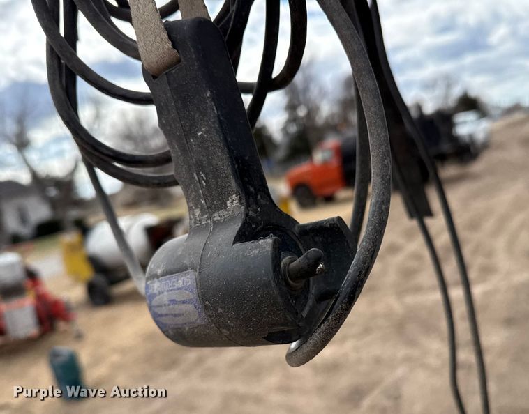 image for item DZ5013 1984 International S1700 dump truck