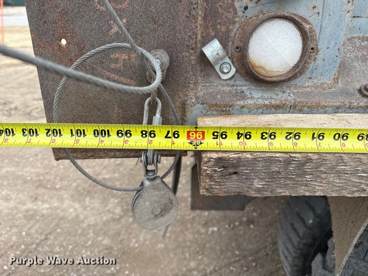 image for item DZ5013 1984 International S1700 dump truck