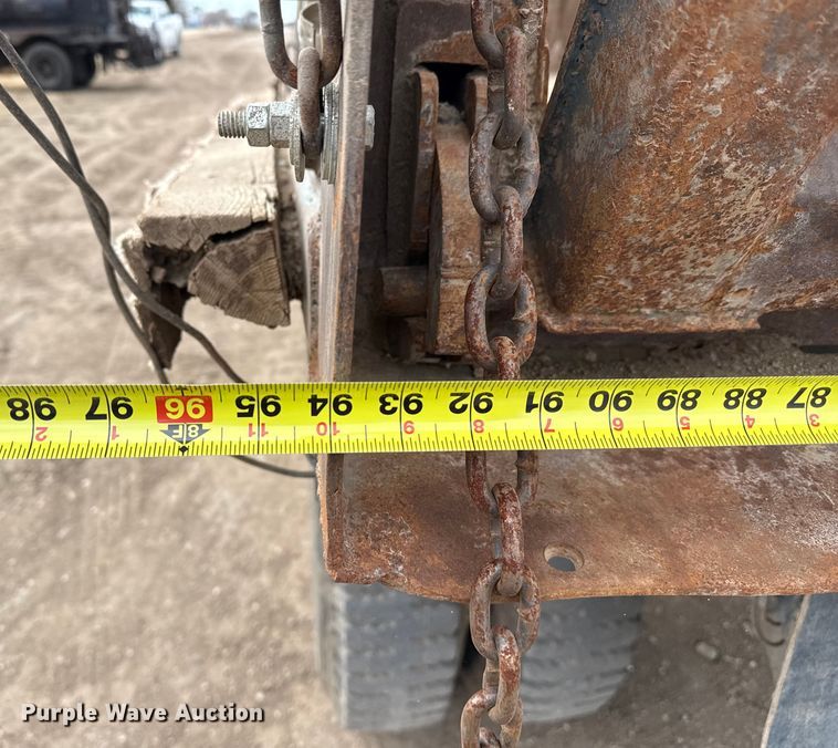 image for item DZ5013 1984 International S1700 dump truck