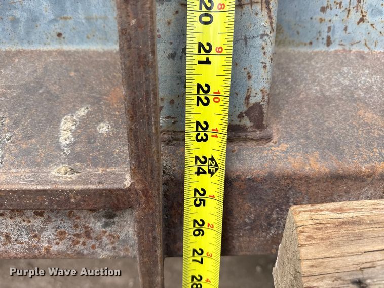 image for item DZ5013 1984 International S1700 dump truck