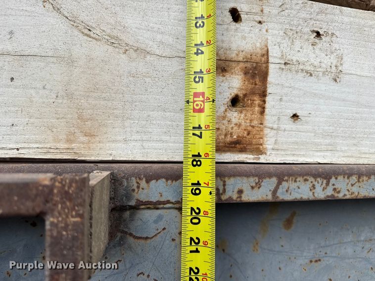 image for item DZ5013 1984 International S1700 dump truck