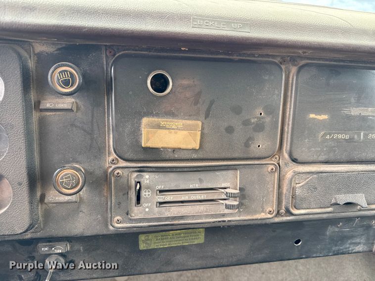 image for item DZ5013 1984 International S1700 dump truck