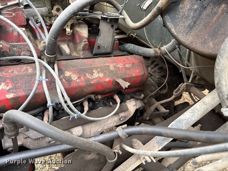 image for item DZ5013 1984 International S1700 dump truck