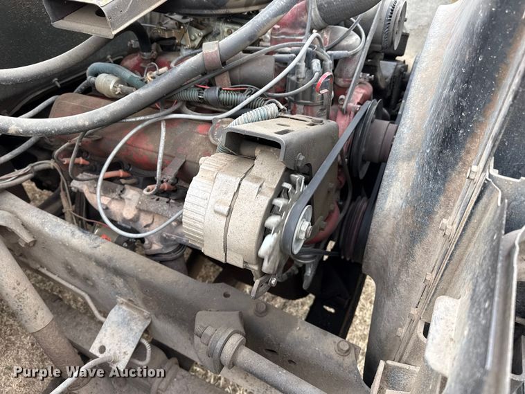 image for item DZ5013 1984 International S1700 dump truck