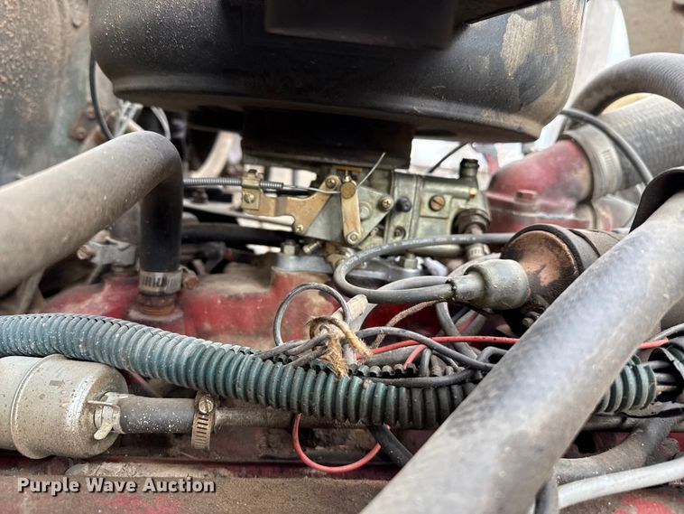 image for item DZ5013 1984 International S1700 dump truck