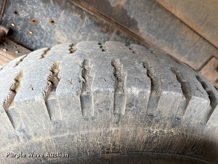 image for item DZ5013 1984 International S1700 dump truck