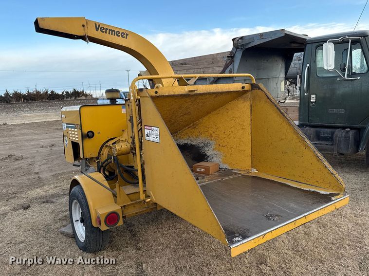 image for item DZ5014 Vermeer BC935 wood chipper