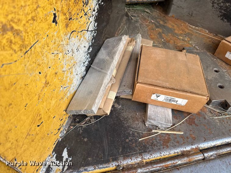 image for item DZ5014 Vermeer BC935 wood chipper