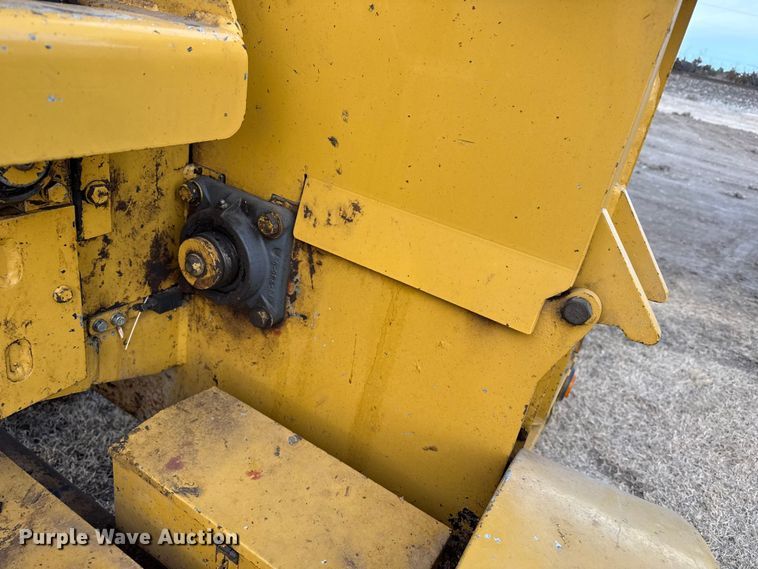 image for item DZ5014 Vermeer BC935 wood chipper