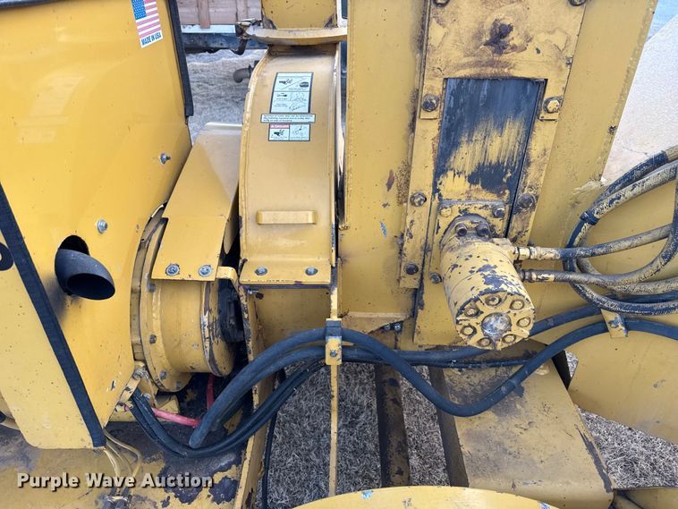 image for item DZ5014 Vermeer BC935 wood chipper