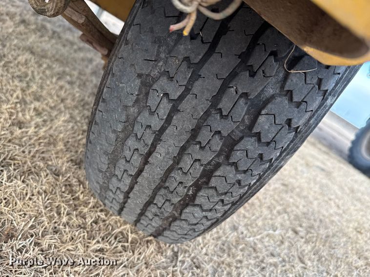 image for item DZ5014 Vermeer BC935 wood chipper