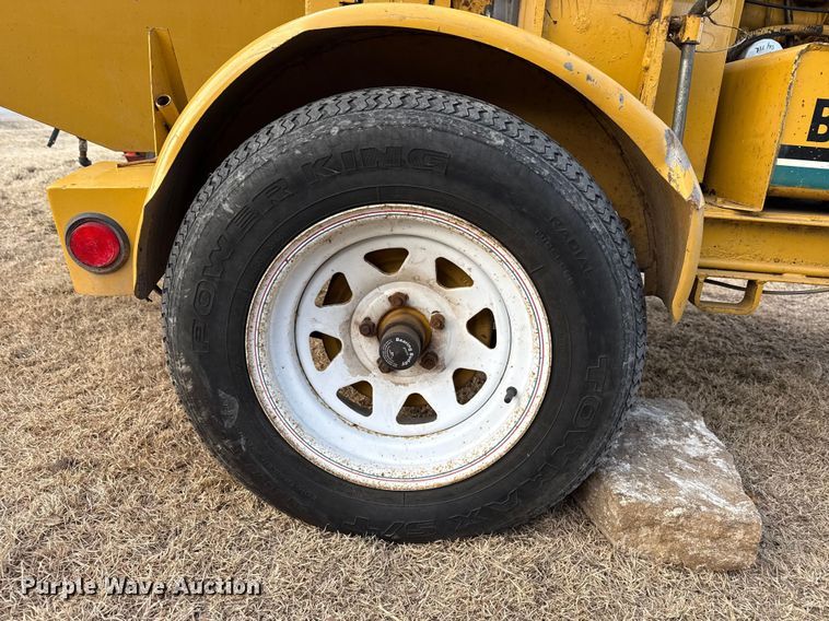 image for item DZ5014 Vermeer BC935 wood chipper