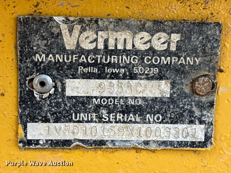 image for item DZ5014 Vermeer BC935 wood chipper