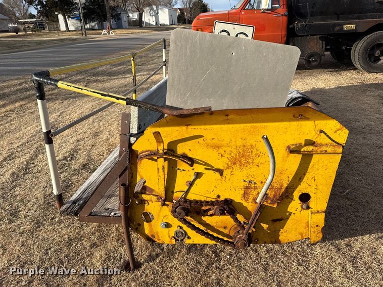 image for item DZ5017 Buckeye chip spreader