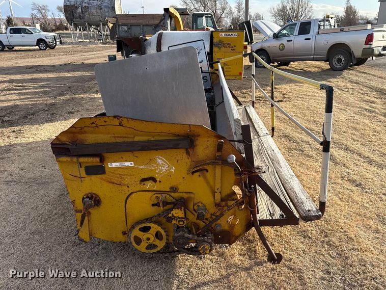 image for item DZ5017 Buckeye chip spreader