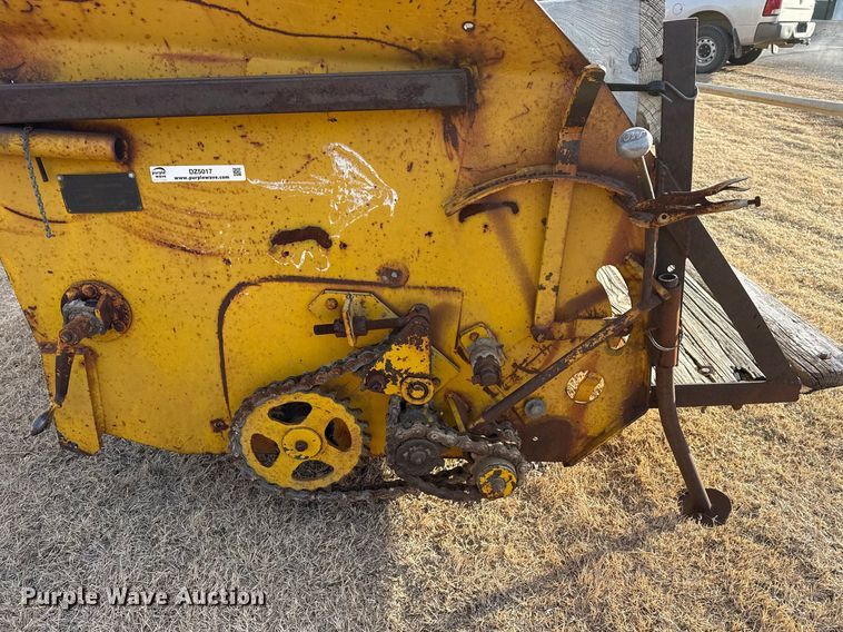 image for item DZ5017 Buckeye chip spreader