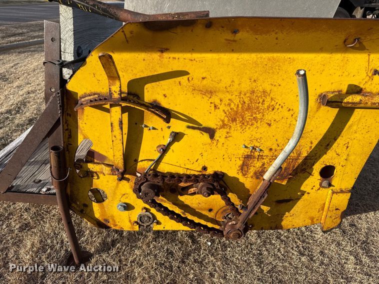 image for item DZ5017 Buckeye chip spreader