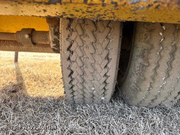 image for item DZ5017 Buckeye chip spreader