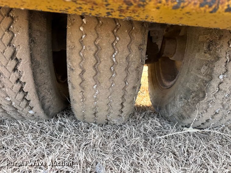 image for item DZ5017 Buckeye chip spreader