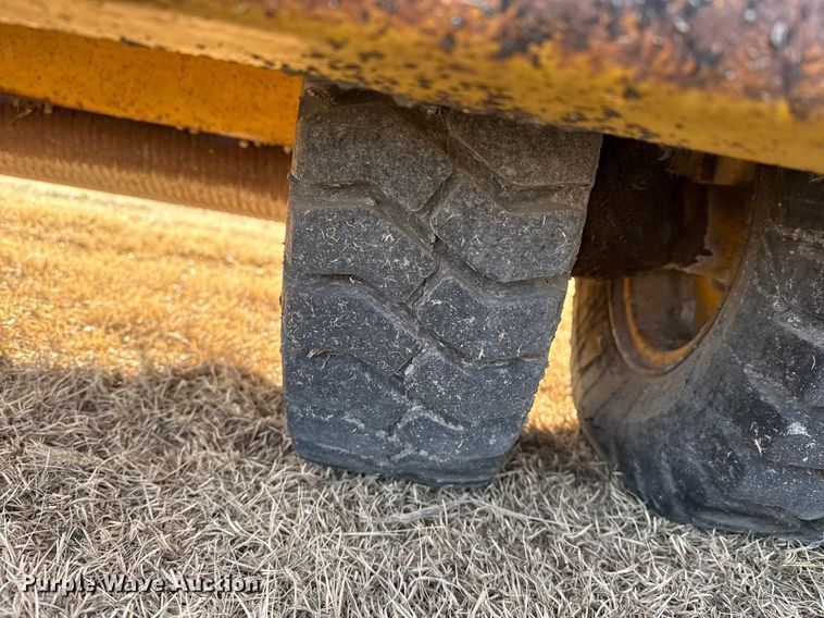 image for item DZ5017 Buckeye chip spreader