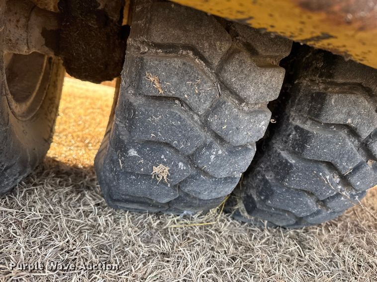 image for item DZ5017 Buckeye chip spreader