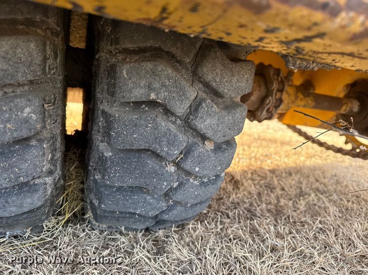 image for item DZ5017 Buckeye chip spreader