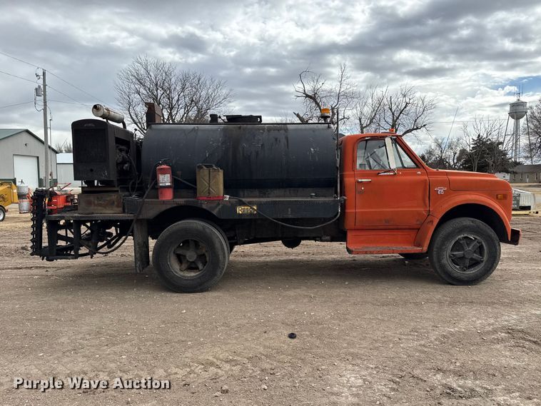 image for item DZ5018 1968 Chevrolet 60 oil distributor truck