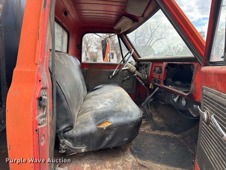 image for item DZ5018 1968 Chevrolet 60 oil distributor truck