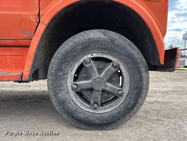 image for item DZ5018 1968 Chevrolet 60 oil distributor truck