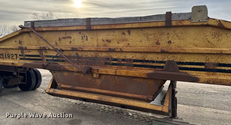 image for item EA2225 1988 Load King  1827 bottom dump trailer