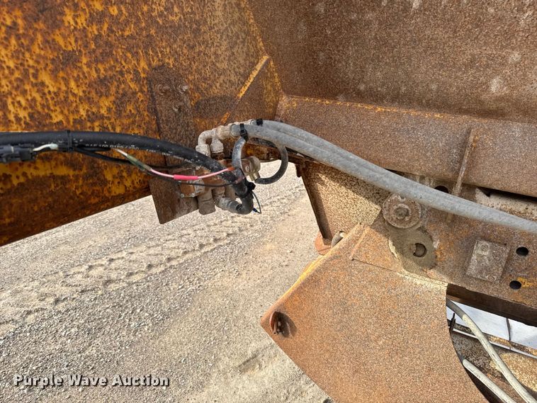 image for item EA2225 1988 Load King  1827 bottom dump trailer